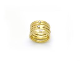 Ring "Wave" aus 5 Ringen mit Brillanten in Gelbgoldvom SchmuckAtelier Peter Cullmann