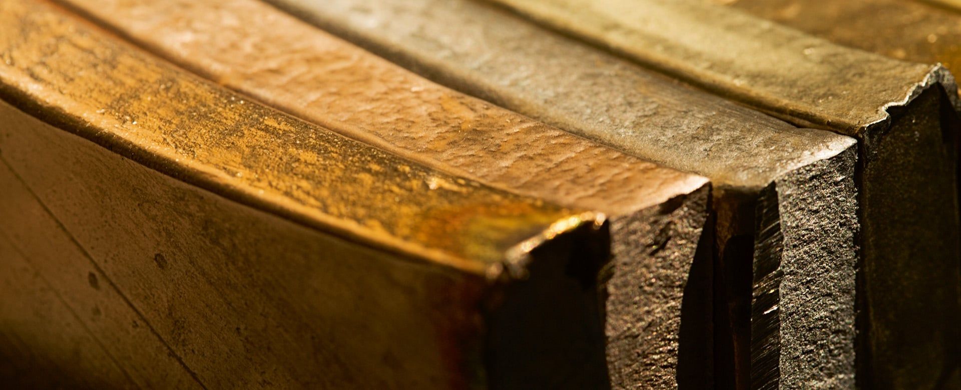 Goldbarren in verschiedenen Legierungen