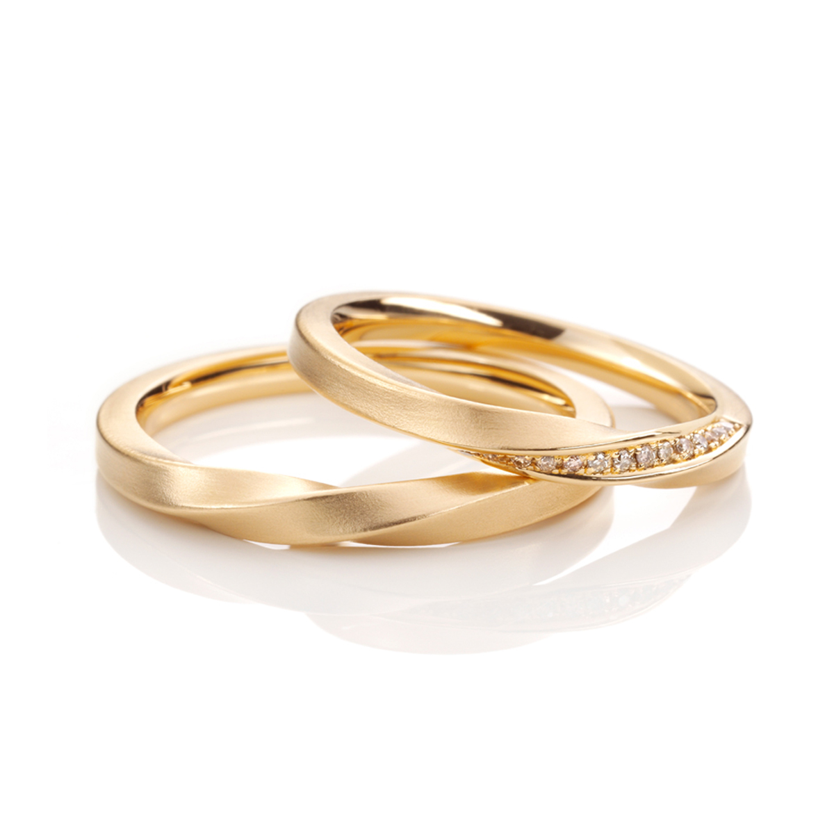 Schlichte Trauringe in Gold