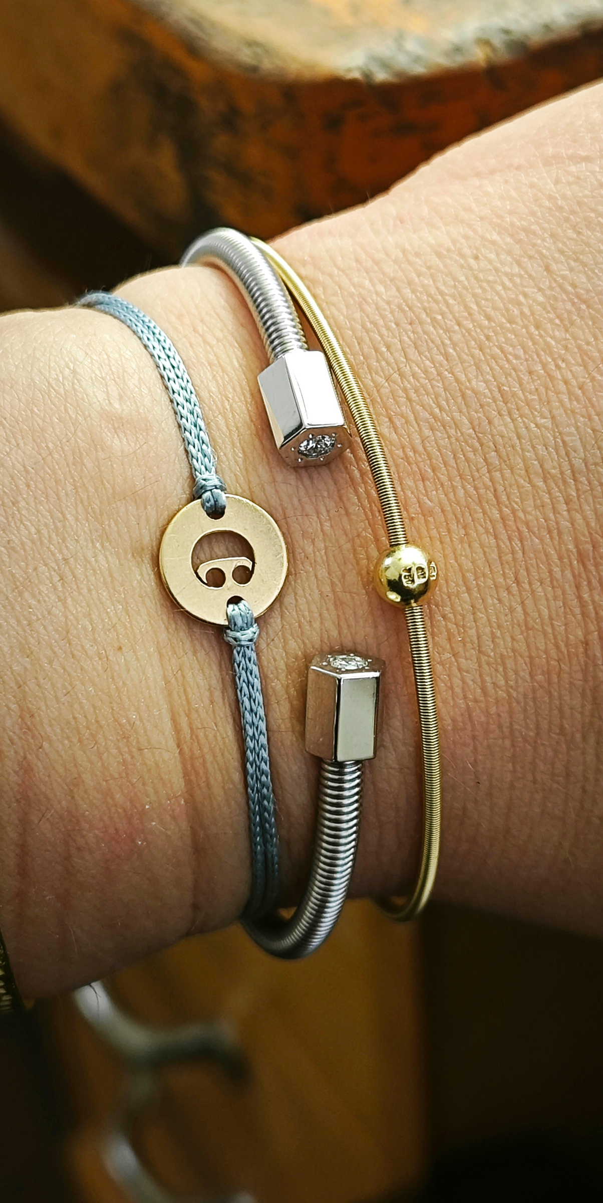 Niessing Colette am Arm einer Kundin