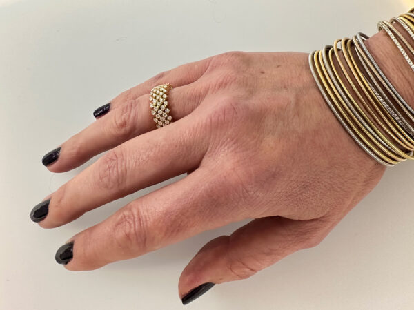 Serafino Consoli Brevetto RMS 5F2 YG WD, 5-reihiger Ring in Gelbgold mit weißen Brillanten.