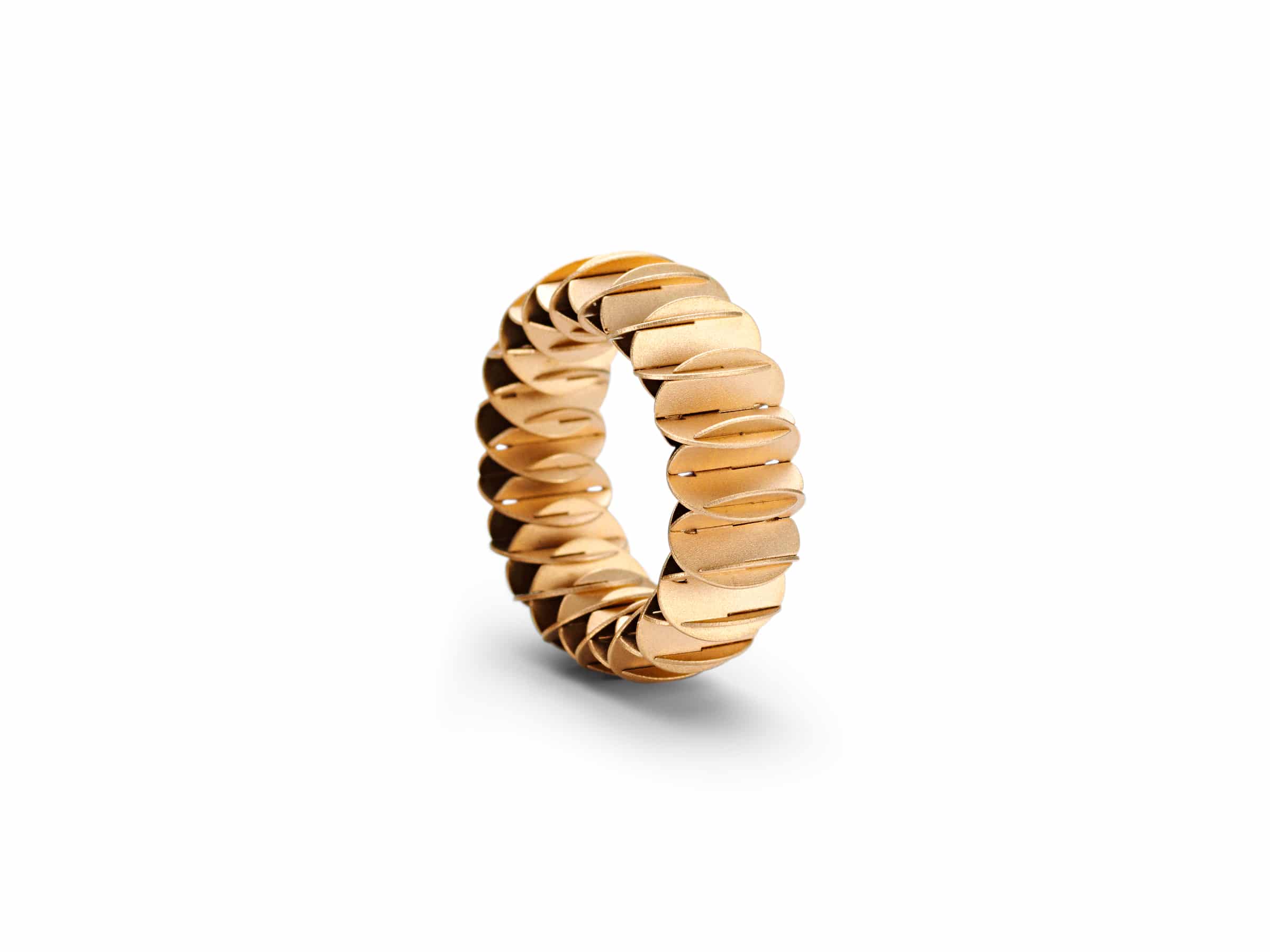 Niessing Phönix, der Ring mit 9,0mm Breite in leuchtendem Rotgold